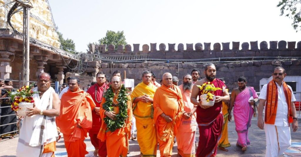 c102c676-318b-4856-9e42-78ff13b7a93a