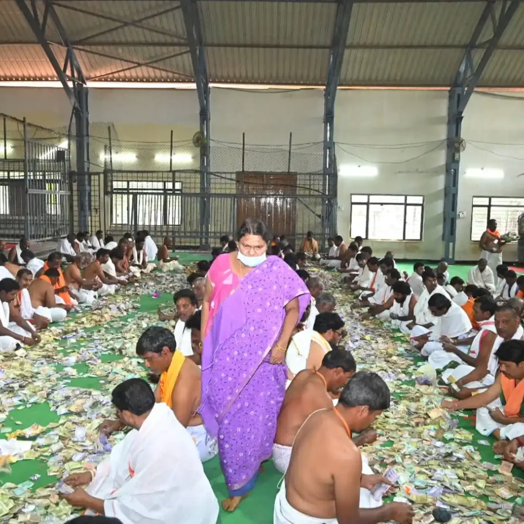 హుండీల లెక్కింపు ద్వారా శ్రీశైల దేవస్థానానికి మొత్తం రూ. 4,89,38,741/- నగదు రాబడి-ఈ ఓ