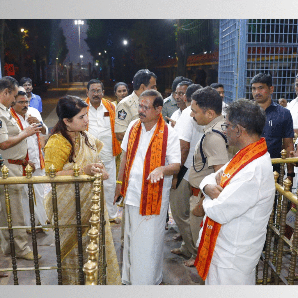 శాంతి భద్రతలను కట్టుదిట్టంగా నిర్వహించాలి