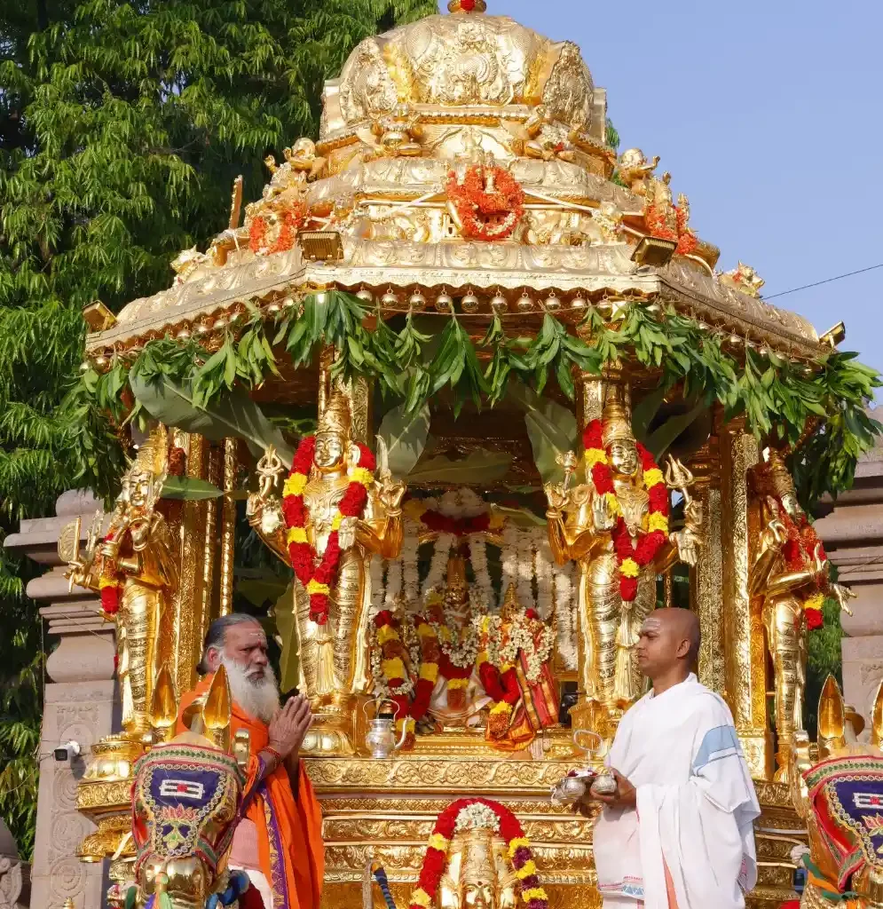 శ్రీస్వామిఅమ్మవార్లకు స్వర్ణ రథోత్సవం