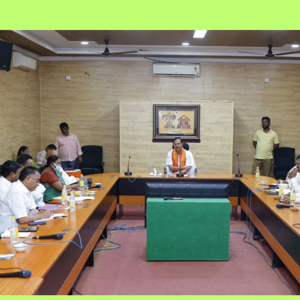 భక్తులరద్దీని అనుసరించి దర్శనం ఏర్పాట్లు పకడ్బందీగా ఉండాలి-కార్యనిర్వహణాధికారి యం. శ్రీనివాసరావు