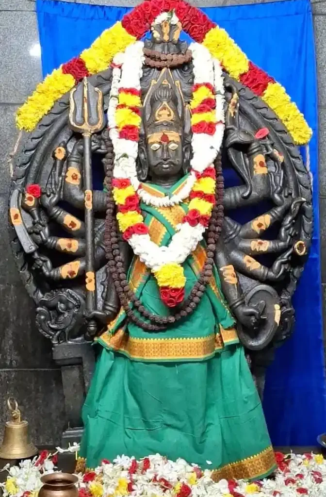 జ్వాలా వీరభద్రస్వామికి విశేష పూజలు