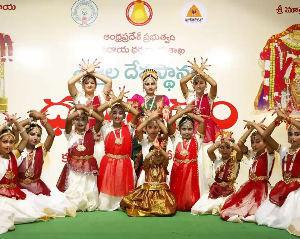 నిత్య కళారాధన కార్యక్రమాలు