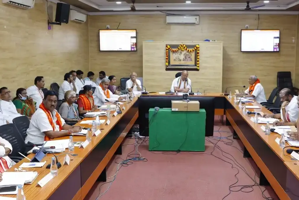 భక్తుల సంతృప్తి మేరకు అభివృద్ధి కార్యక్రమాలు- ధర్మకర్తల మండలి నిర్ణయాలు