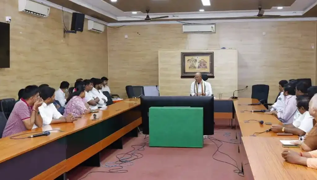 వేసవి తీవ్రత కారణంగా అన్ని సత్రాలవారు చలివేంద్రాలను ఏర్పాటు చేయాలి-ఈ ఓ