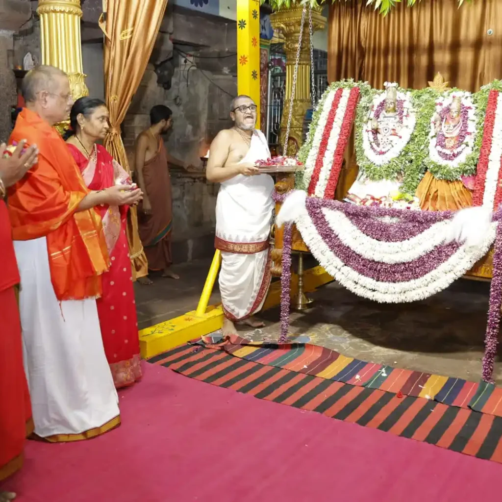శ్రీస్వామిఅమ్మవార్లకు ఊయలసేవ