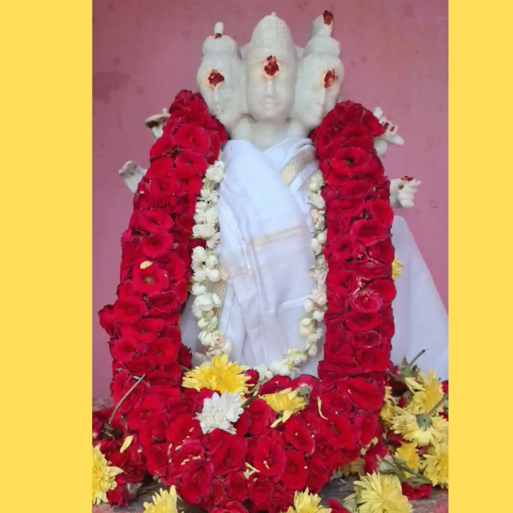 శ్రీ దత్తాత్రేయస్వామివారికి విశేష పూజలు