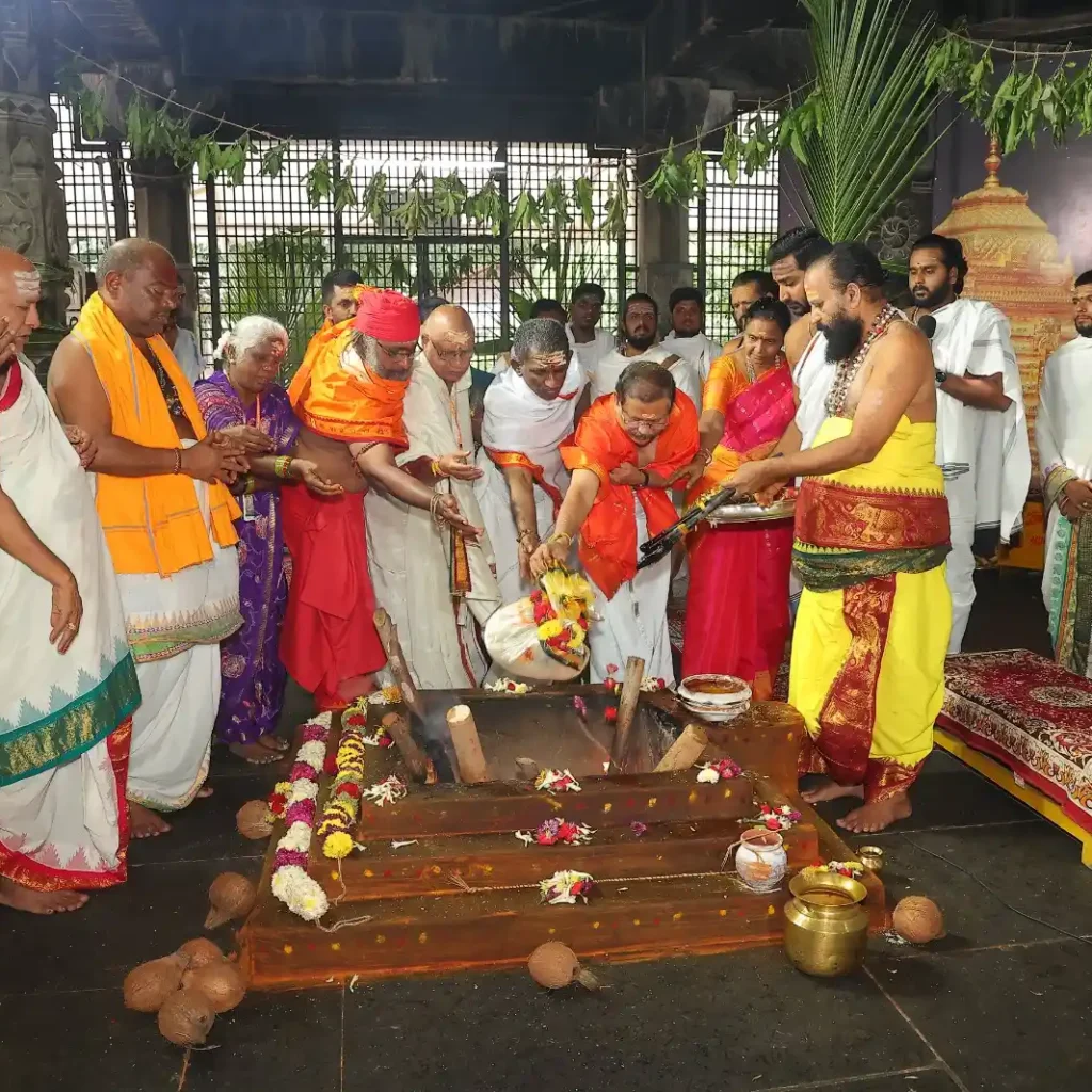 శాస్త్రోక్తంగా వరుణయాగ సహిత సహస్ర ఘటాభిషేక పూర్ణాహుతి