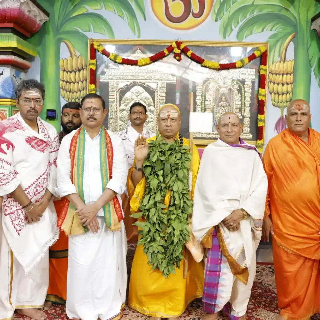 శ్రీస్వామిఅమ్మవార్లను దర్శించుకున్న శ్రీశైల జగద్గురు పీఠాధిపతి